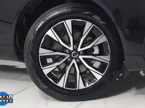 Used 2025 Volvo XC60 B5 Plus image 15