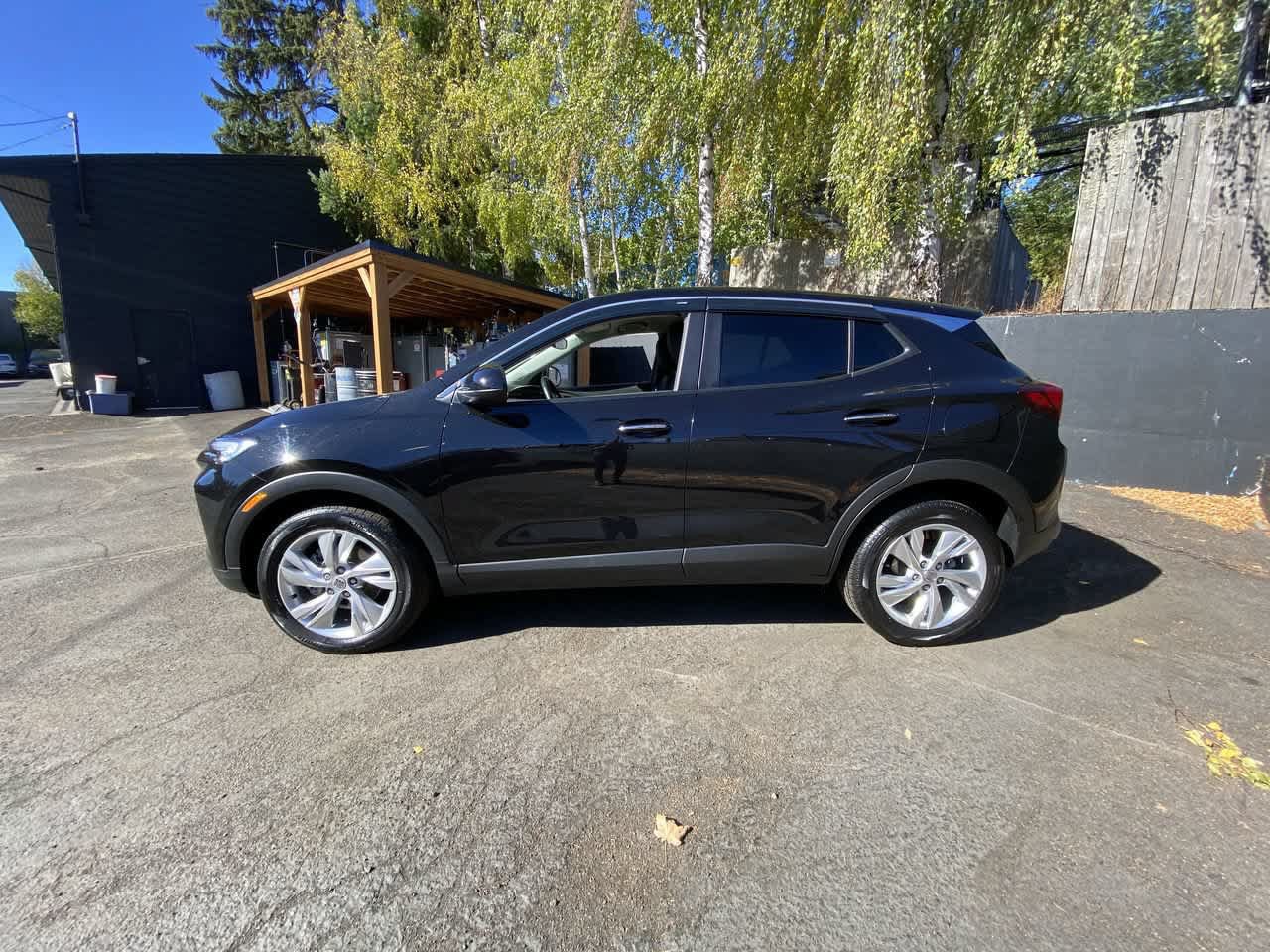 Used 2024 Buick Encore GX Preferred w/ Comfort Package AWD/4WD image 3