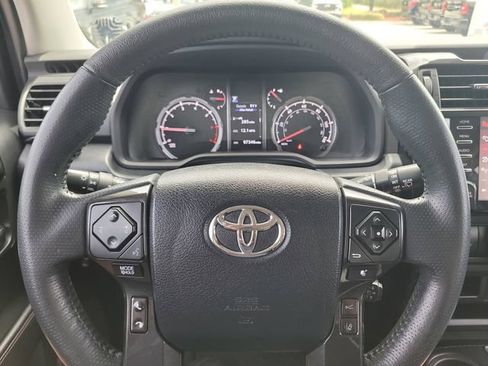Used 2022 Toyota 4Runner TRD Off-Road AWD/4WD image 28