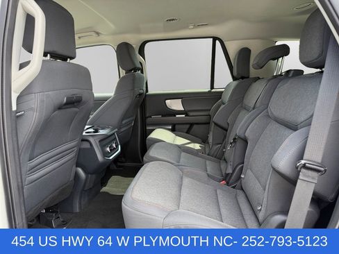 Used 2025 Ford Expedition Active AWD/4WD image 13