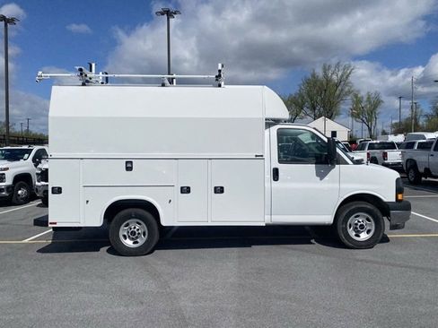 New 2024 GMC Savana 3500 w/ Power Convenience Package image 13