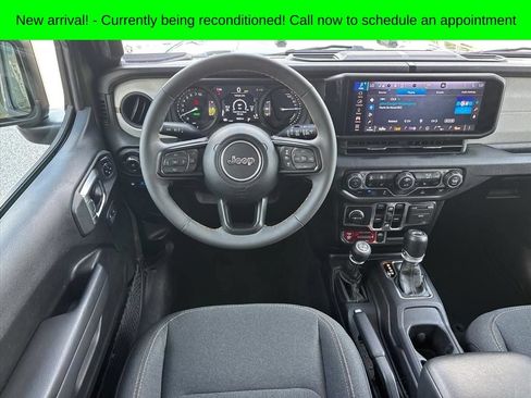Used 2024 Jeep Wrangler Unlimited AWD/4WD image 13