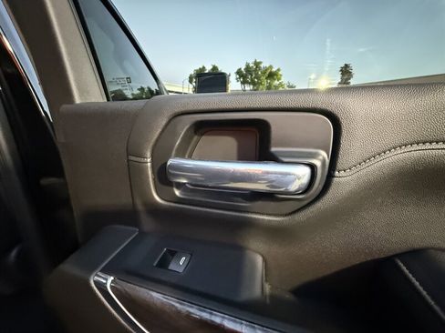 Used 2022 Chevrolet Silverado 2500 LTZ w/ LTZ Plus Package image 44