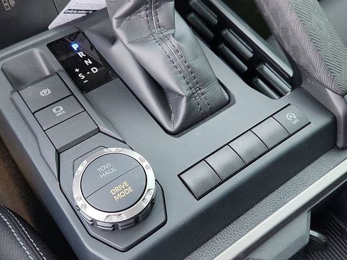 Used 2024 Toyota Tacoma TRD Sport image 15