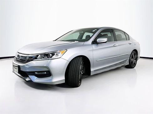 Used 2016 Honda Accord Sport image 2