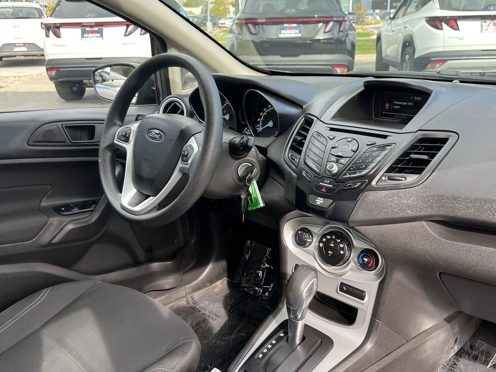 Used 2018 Ford Fiesta SE FWD image 3