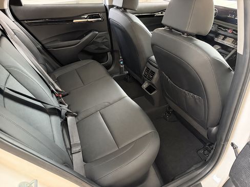 Used 2024 Kia Seltos EX FWD image 33