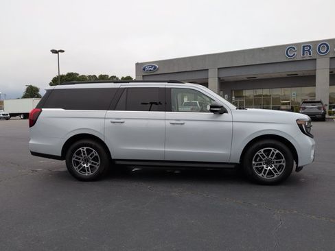 Certified 2025 Ford Expedition Max Active RWD image 3