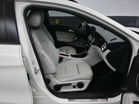Used 2016 Mercedes-Benz GLA 250 image 40