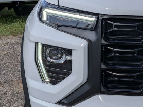 Used 2024 GMC Canyon Elevation RWD image 10