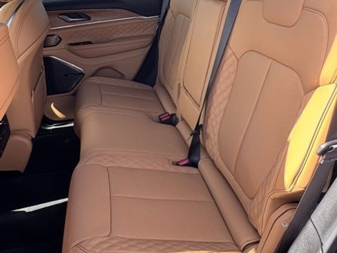New 2025 Jeep Grand Cherokee Summit image 12