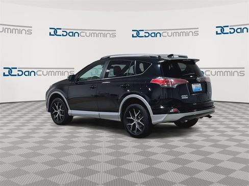 Used 2018 Toyota RAV4 SE image 6