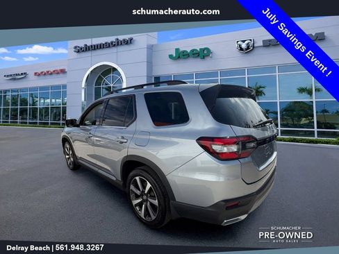Used 2023 Honda Pilot Touring image 5
