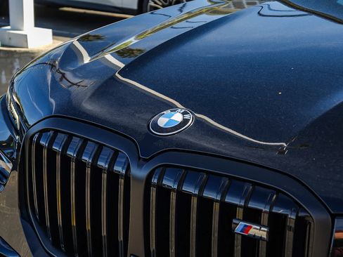 New 2026 BMW X7 M60i image 9