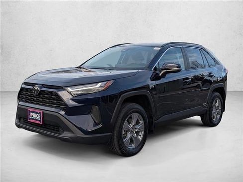 Used 2025 Toyota RAV4 XLE image 1
