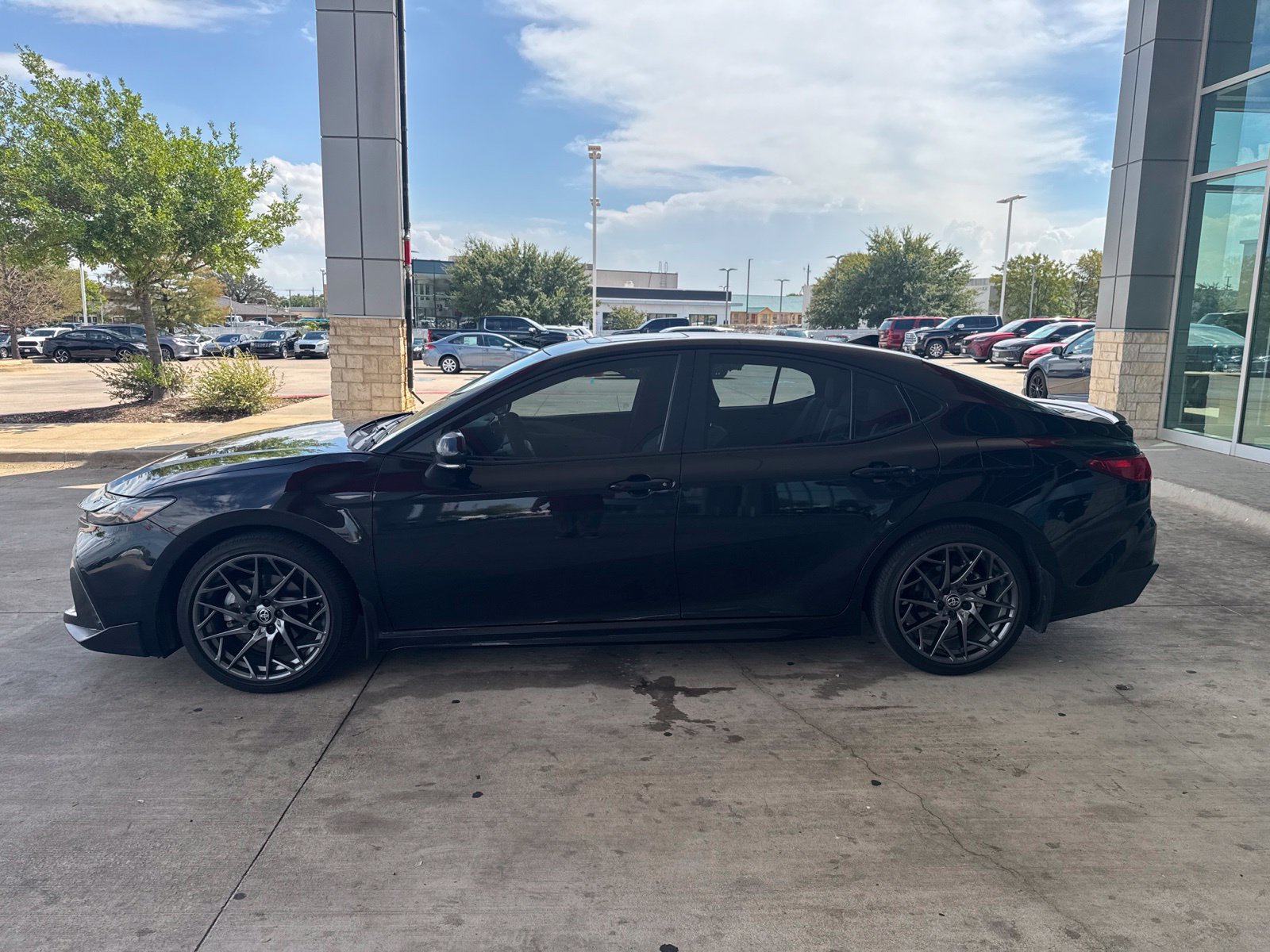 Used 2026 Toyota Camry SE w/ Multimedia Upgrade Package FWD image 26