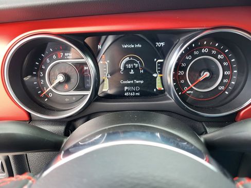 Used 2021 Jeep Gladiator Rubicon AWD/4WD image 16