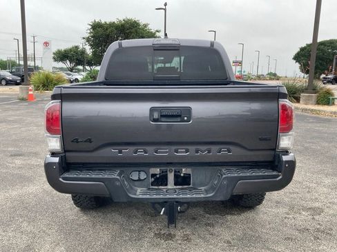 Used 2021 Toyota Tacoma TRD Off-Road w/ Technology Package AWD/4WD image 6