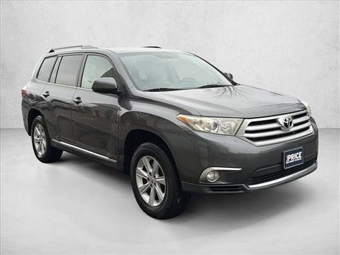 Used 2011 Toyota Highlander SE image 3