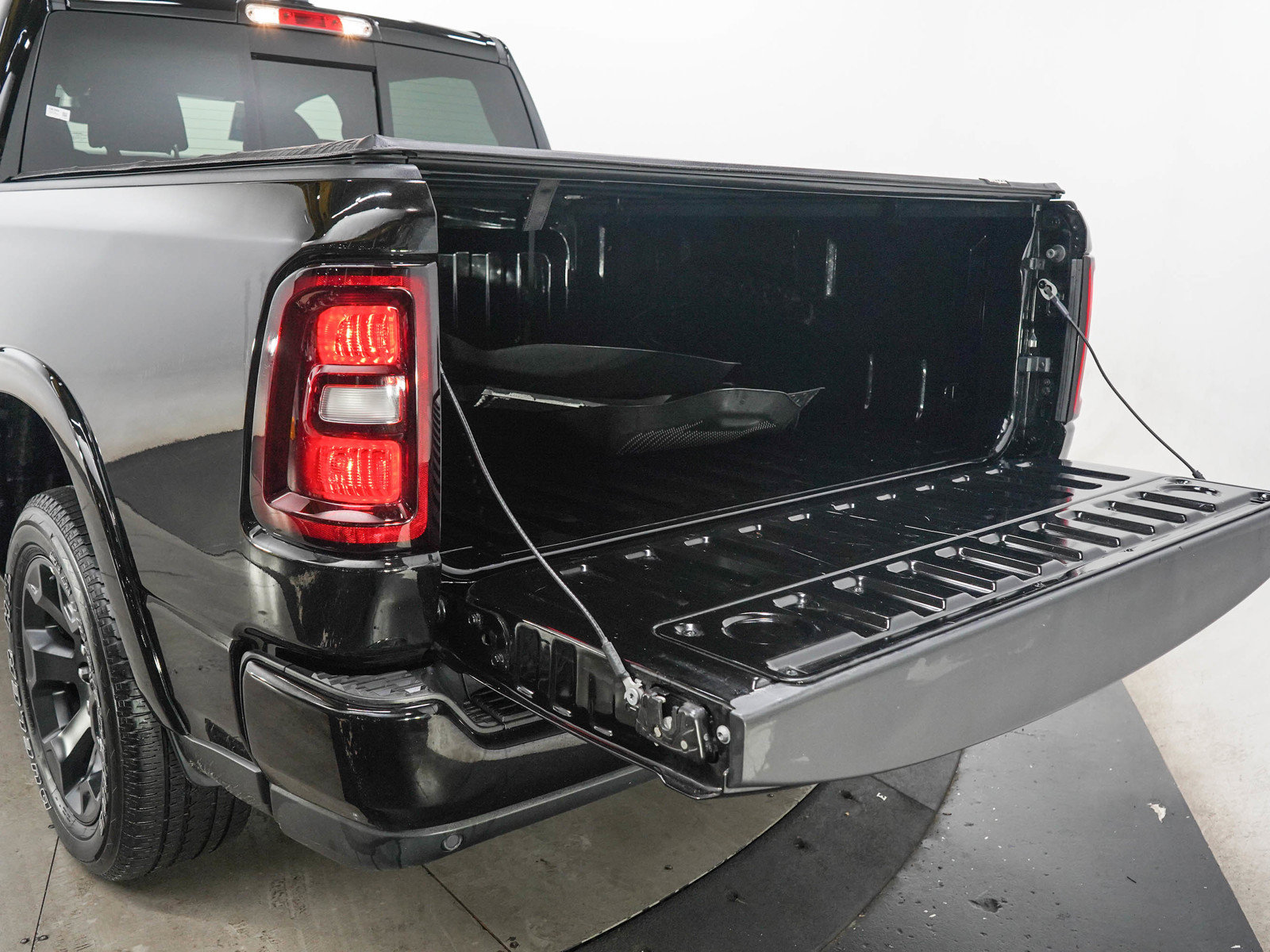 Used 2025 RAM 1500 Big Horn AWD/4WD image 10