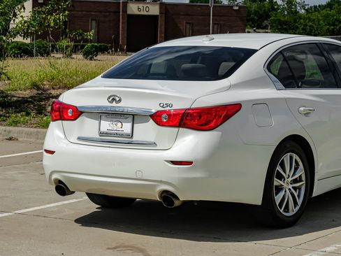 Used 2016 INFINITI Q50 3.0t Premium w/ Cargo Package RWD image 11