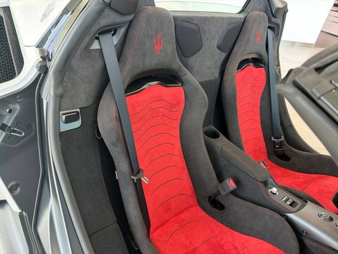 Used 2023 Maserati MC20 Spyder RWD image 17