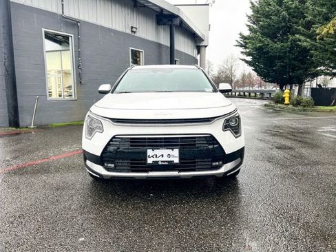 New 2025 Kia Niro EX Touring image 5