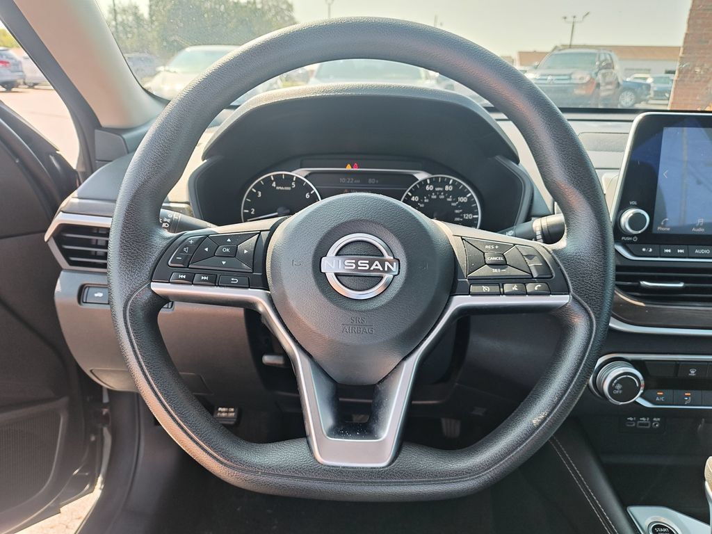 Used 2023 Nissan Altima 2.5 SV FWD image 17