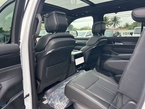 New 2026 Jeep Grand Wagoneer Summit image 35