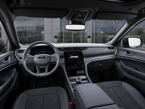 New 2025 Jeep Grand Cherokee Altitude image 14