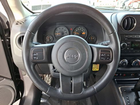 Used 2014 Jeep Patriot Latitude image 20