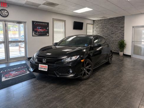 Used 2017 Honda Civic Sport image 3