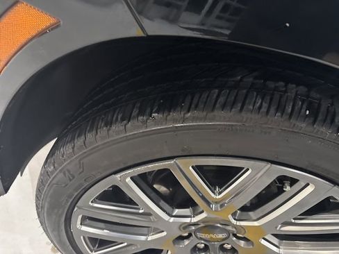 Used 2025 GMC Yukon Denali Ultimate image 37