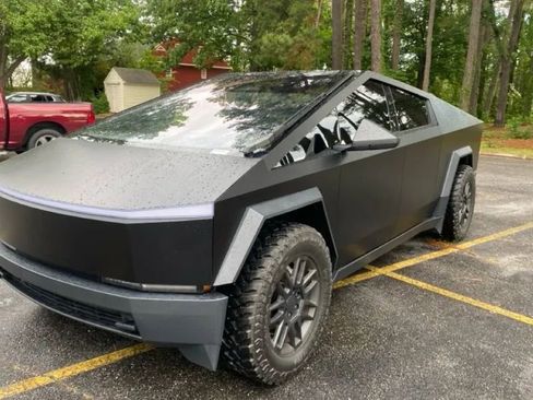 Used 2025 Tesla Cybertruck AWD Crew Cab image 1
