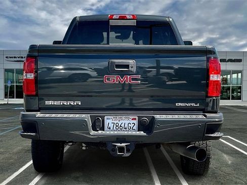 Used 2017 GMC Sierra 2500 Denali w/ Duramax Plus Package image 3