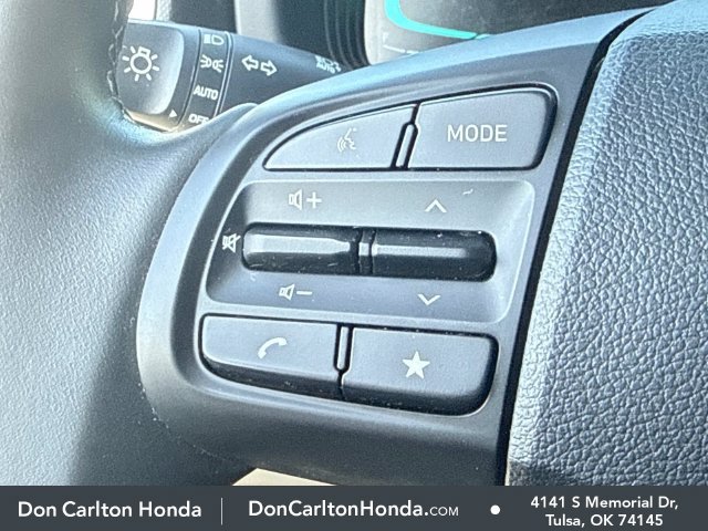 Used 2025 Hyundai Venue SEL FWD image 26