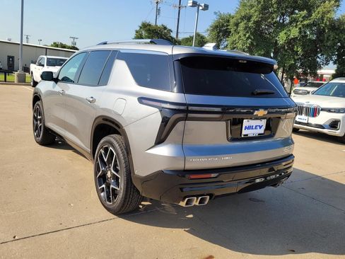 Used 2026 Chevrolet Traverse High Country AWD/4WD image 3