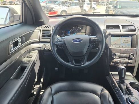 Certified 2019 Ford Explorer XLT w/ Equipment Group 202A AWD/4WD image 9