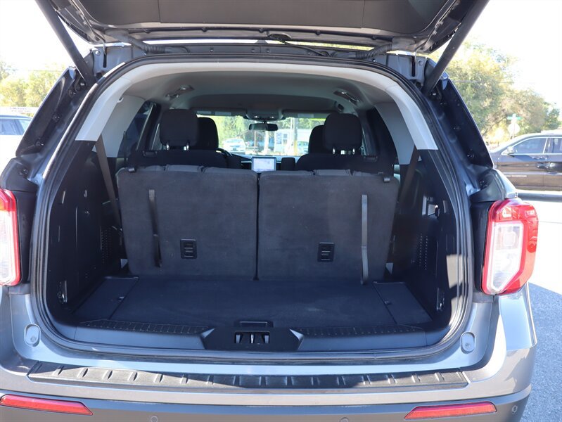 Used 2021 Ford Explorer XLT AWD/4WD image 7