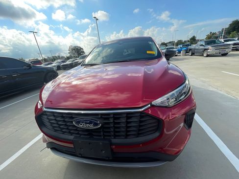 Used 2023 Ford Escape Active FWD image 2