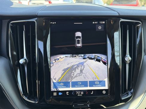 Used 2024 Volvo XC60 B5 Core image 30