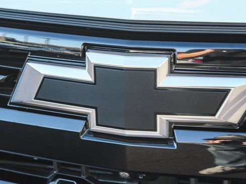 Used 2022 Chevrolet Silverado 1500 LT Trail Boss w/ Convenience Package II image 6