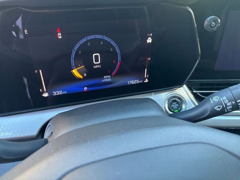 Used 2025 Chevrolet Trax LT image 34