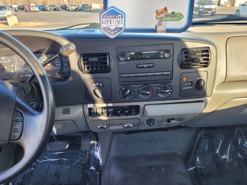 Used 2006 Ford F250 XLT image 8