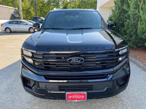 New 2026 Ford Expedition Max Platinum w/ Stealth Appearance Package AWD/4WD image 3