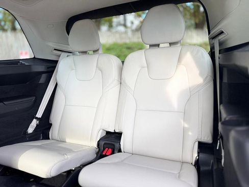 Used 2022 Volvo XC90 T6 Inscription w/ Climate Package image 14