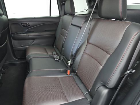 Certified 2024 Honda Passport Black Edition image 14