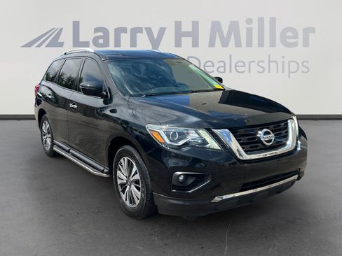 Used 2017 Nissan Pathfinder SV w/ Trailer Tow Package AWD/4WD image 8