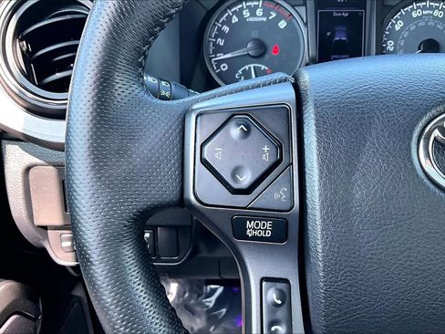 Used 2021 Toyota Tacoma TRD Off-Road w/ Technology Package AWD/4WD image 21