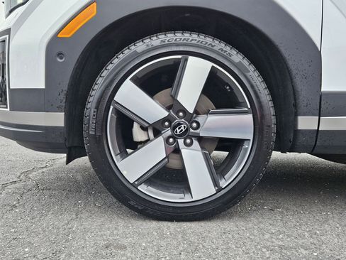 Used 2025 Hyundai Santa Fe Limited image 14